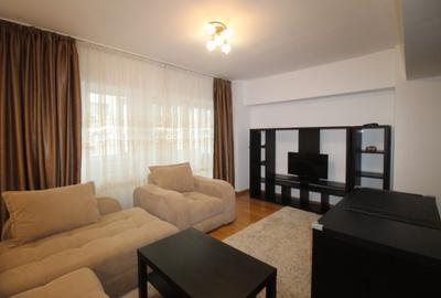 Apartament cu 3 camere semidecomandat în Universitate