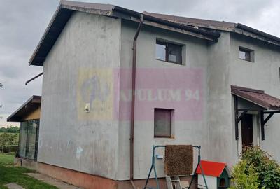 Săbăreni, casă 2011, P+M 4 camere + dependințe, curte 500 mp - 4