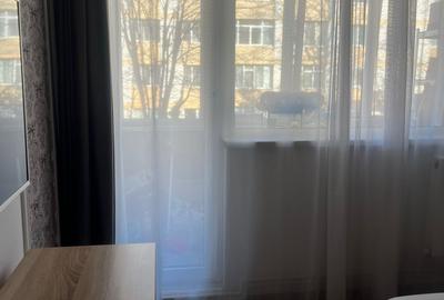 Titan - Apartament 3 camere - renovat - decomandat - mobilat utilat - metrou - 10