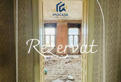 De vanzare Apartament de renovat 4 camere generoase Central Arad - 1