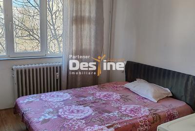 Chirie Piata Nicolina, camera de camin mobilata si utilata, etaj 3, baie cu geam - 1