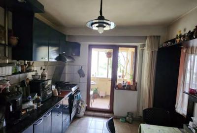 De vânzare apartament 3 camere Cartier Buzaului - 3