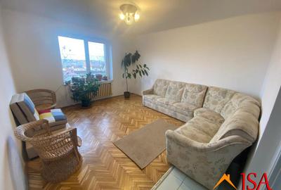 Apartament cu 3 camere decomandat, mobilat în Ștrand