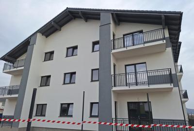 De vanzare apartament 2 camere etaj 1 Selimbar - 1