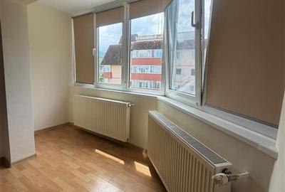 Inchiriere garsoniera decomandata  in bloc de apartamente,intrare Racadau - 11