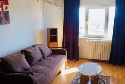 Gasoniera mare, moderna,  curata, cu vedere spectaculoasa la port. - 1