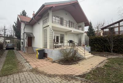 Casă individuală cu 6 camere în Pipera