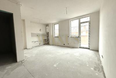 Apartament cu 3 camere semidecomandat în Florești