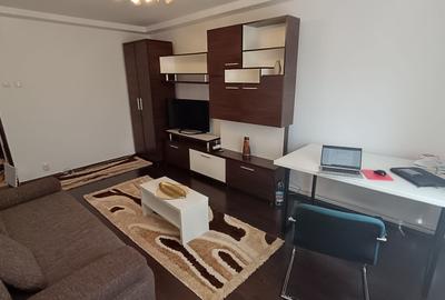 Apartament cu 2 camere decomandate zona UMF