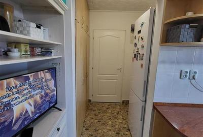 Apartament modern 2 camere balcon boxa zona Strand Termal - 9