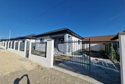 Casă individuală cu 3 camere în Lumina