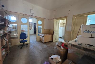 Judetul Prahova, in Poienarii Burchii, conac neoromanesc si teren 2.800 mp - 30