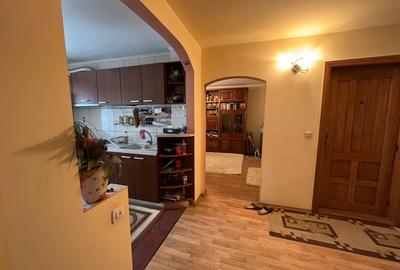 Apartament 3 camere-Scoala Nr 10-Lidl-et 2/3 - 6