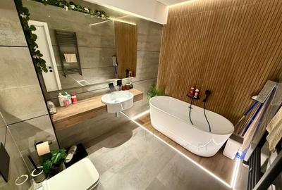 Apartament cu 3 camere semidecomandat, mobilat în Central