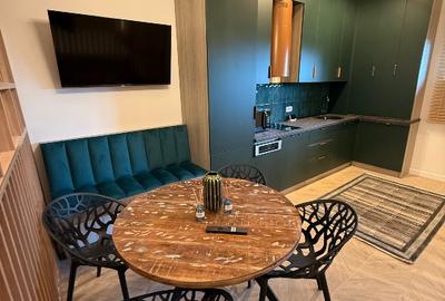 Studio Lux, prima inchiriere, central, parcare privata. - 1