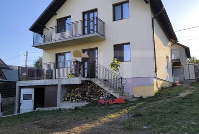 Casă individuală cu 6 camere în Ciurea