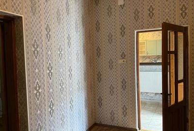 Casa zona centrala, 5 camere,  compusa din doua apartamente, chirpic si caramida - 14