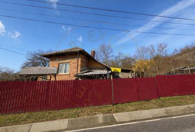 Casă individuală cu 4 camere în Pitoi