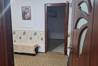 Vând apartament Valea Roșie - 5