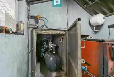 HALĂ INDUSTRIALĂ + SERVICE AUTO COMPLET ECHIPAT - 10
