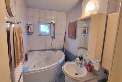 Apartament 3 camere, foarte spațios, et.2/8, zona Steaua, la cheie! - 11