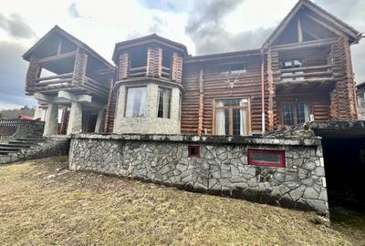 Cabana vânătorească din lemn cu vedere spectaculoasa, langa Castelul Cantacuzino - 4