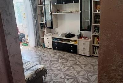 Apartament cu 2 camere decomandat, mobilat în Podu Roș