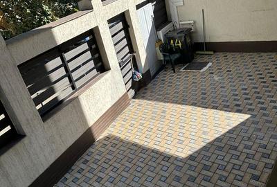 Apartament 5 camere triplex cu curte de vanzare *metrou Crangasi* - 1