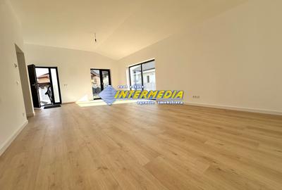 CASA NOUA I 90 MP I FINISATA LA CHEIE I ASFALT I TOATE UTILITATILE I - 15