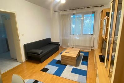 Apartament cu 3 camere semidecomandat în Medicină