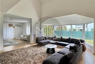 Duplex cu 8 camere în Iancu Nicolae