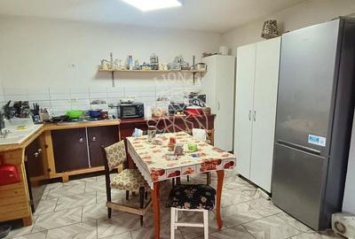 OPORTUNITATE INVESTITIE! Casa cu 2 apartamente- Zona Eroilor - 2