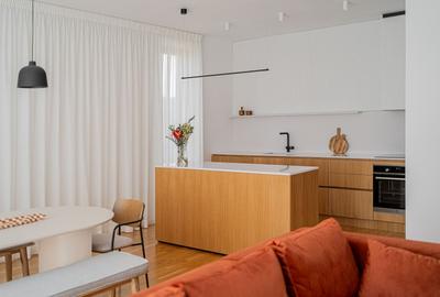 Apartament cu 4 camere decomandat, mobilat în Băneasa