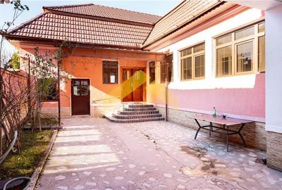 Casa in zona Parneava 5 camere de vanzare - 4
