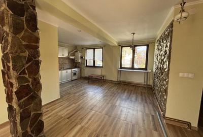 Casa 3 dormitoare curte de 300 mp utili garaj deschis Calea Surii Mici - 1