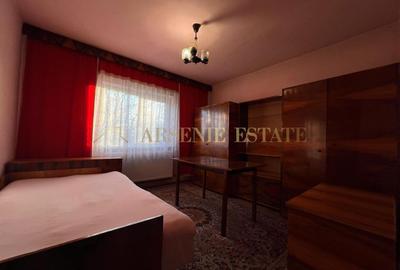 Apartament 3 camere decomadat, zona Lipovei.