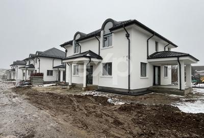 De vanzare vila individuala 6 camere finisaje premium zona Laguna Albastra - 2