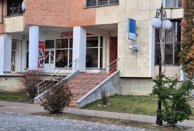 Vand spatiu comercial Tg Ocna Strada Victoriei nr 6 - 2