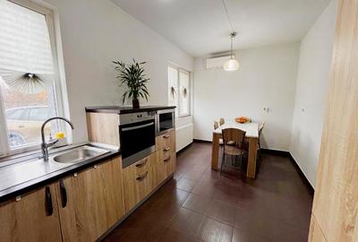 Vand ½ duplex in Ghiroda, 4 Camere, zona excelenta, 2 Locuri de Parcare, AC - 2
