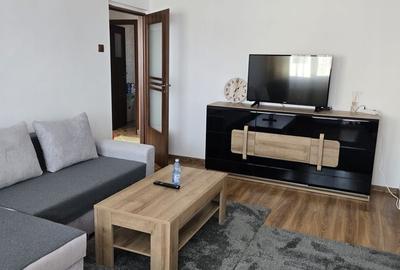 Apartament cu 2 camere decomandat, mobilat în Eroii Revoluției