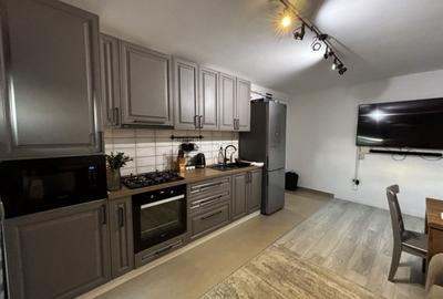 Apartament cu 2 camere decomandat în Baza 3
