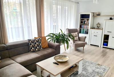 Apartament cu 3 camere decomandat în Astra