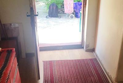 Casă cu 3 camere, garaj și anexe, teren 540 mp, zonă liniștită, fără trafic - 10