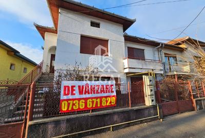 Casă individuală cu 5 camere în Central