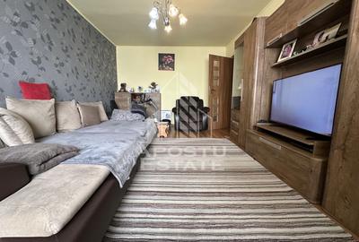Apartament cu 4 camere decomandat, mobilat în Soarelui