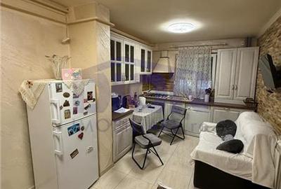 2 camere cu  centrala proprie , multiple imbunatatiri, Tei - 1