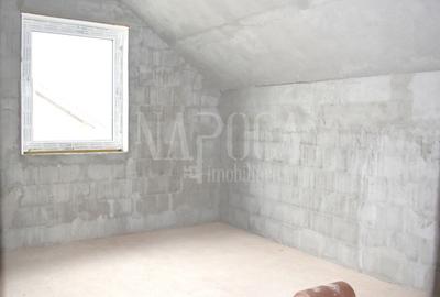 Casă individuală cu 5 camere în Episcopia Bihorului