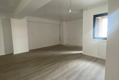 Apartament cu 2 camere decomandat în Casa de Cultură