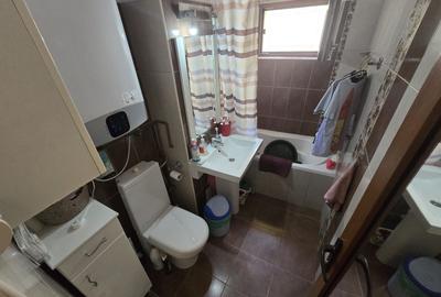 Aproape de Spitalul Judetean. Mobilat. Boxa la subsol. - 14