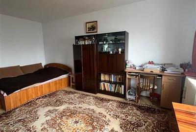 Apartament cu 2 camere decomandat în Berceni